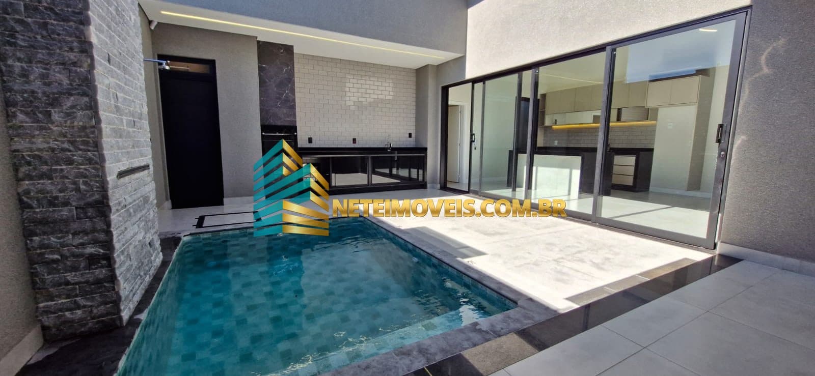 Imperdível oportunidade: Casa à venda no Jardim Natal, 3 quartos, 1 suíte, 2 salas, 3 banheiros, 3 vagas de garagem! — foto 1