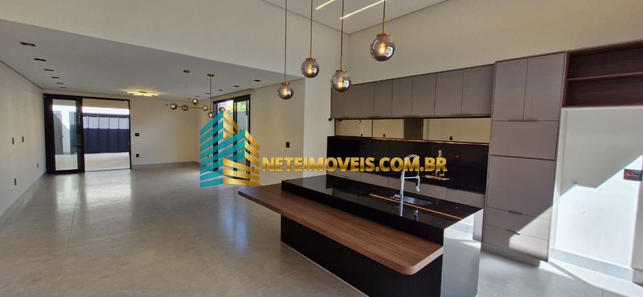 Excelente Casa à venda no JARDIM CONSOLAÇÃO de Franca-SP: 3 quartos, 1 suíte, 3 salas, 3 banheiros, 2 vagas de garagem, 257m² de área. — foto 1
